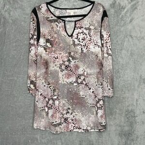 Emaline 1X Top Shirt Pink Snake Print 3/4 Sleeve Stretch Keyhole Scoop Neck